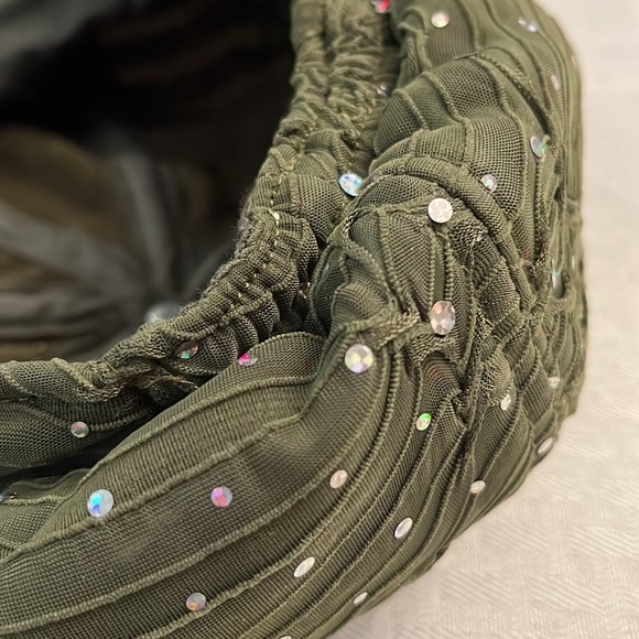 Moss Green Women's Beret with Iron on Sequins NWT - Picture 11 of 11